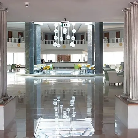 Hotel The 4*